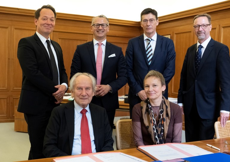Vertragsunterzeichnung am 22.05.2019