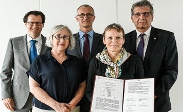 Meeting Vienna Copyright H Schubert.jpg